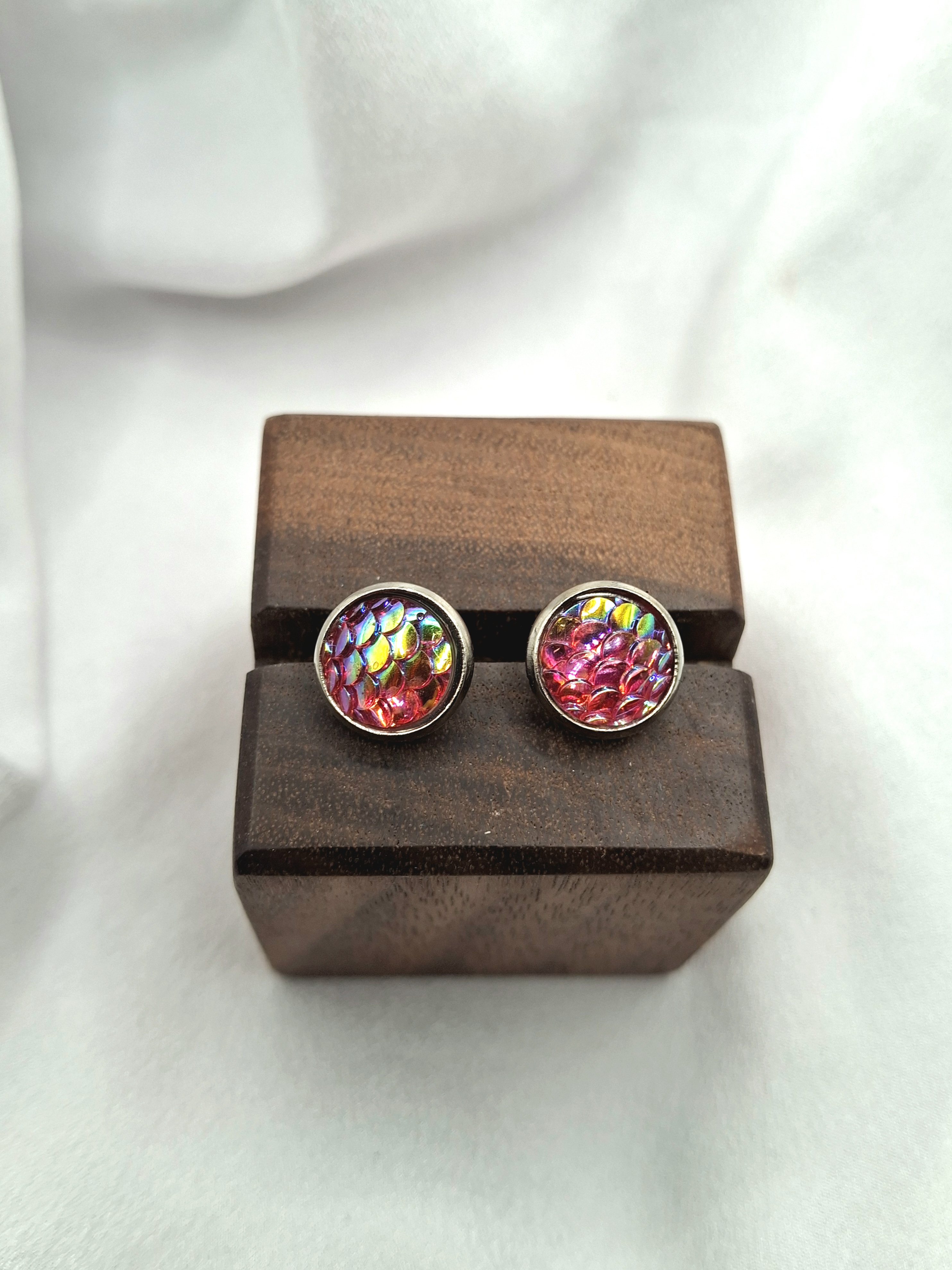 NWOT Pink Iridescent Mermaid Scale Stud Earrings