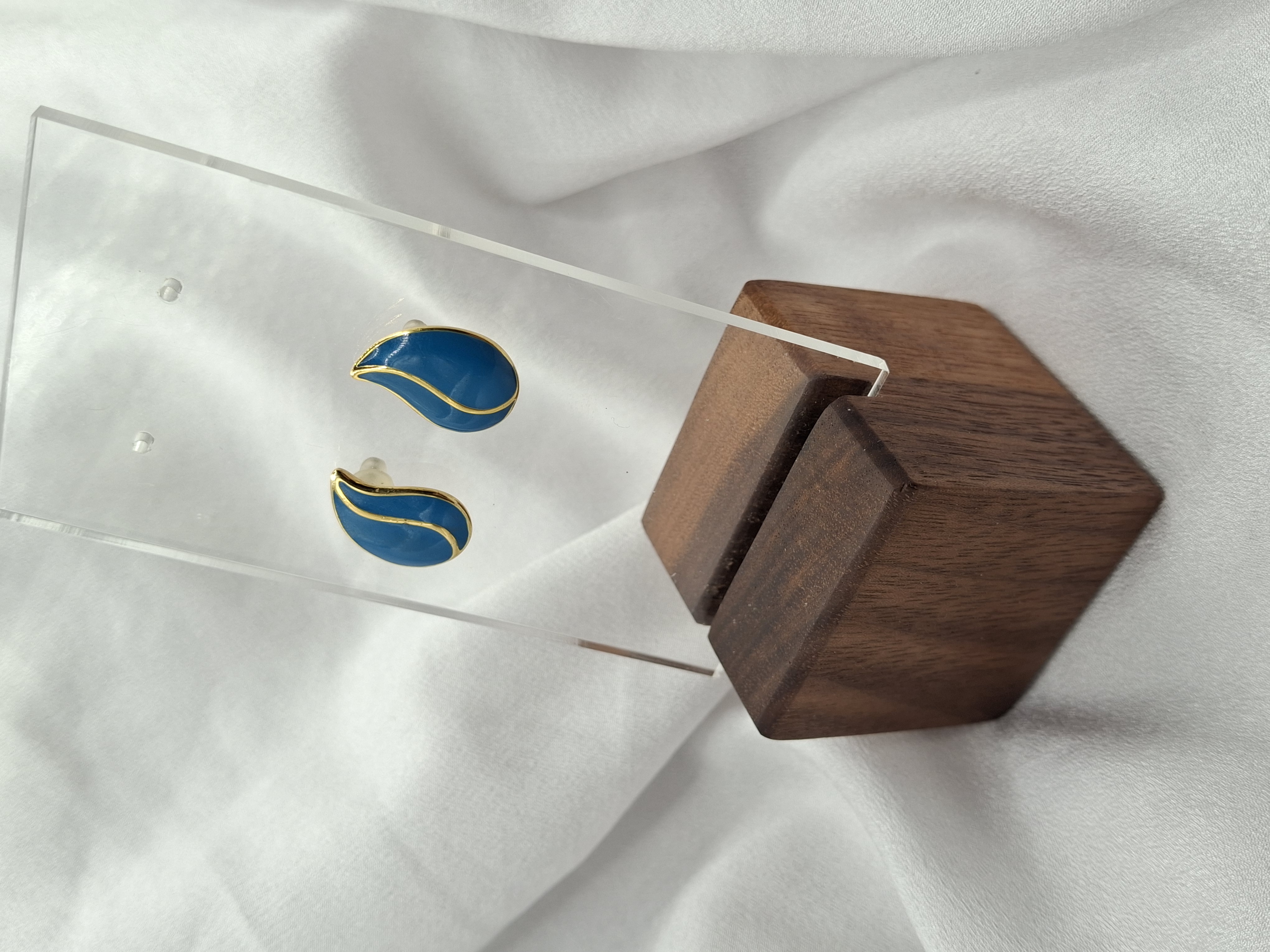 Vintage Teal & Gold Toned Teardrop Post Stud Earrings