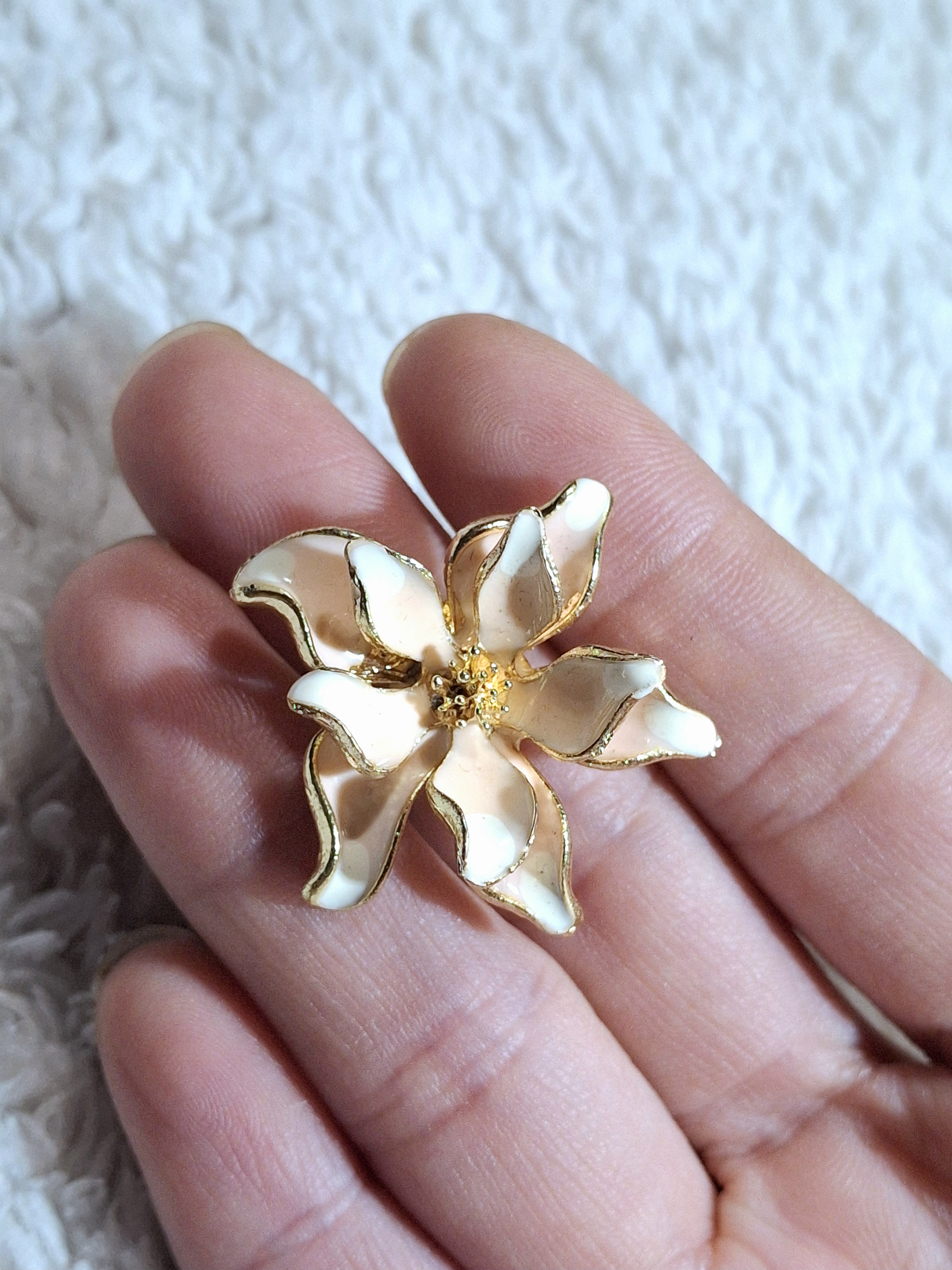Vintage Adjustable Gold Tone Flower Ring