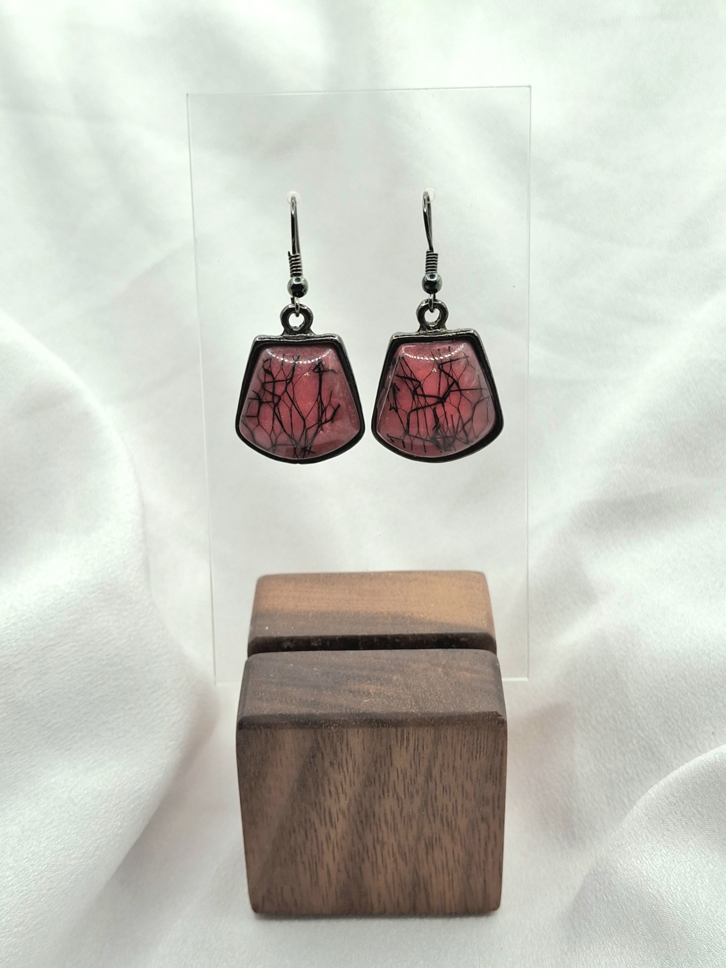 Elegant Pink & Black Cracked Glass Earrings