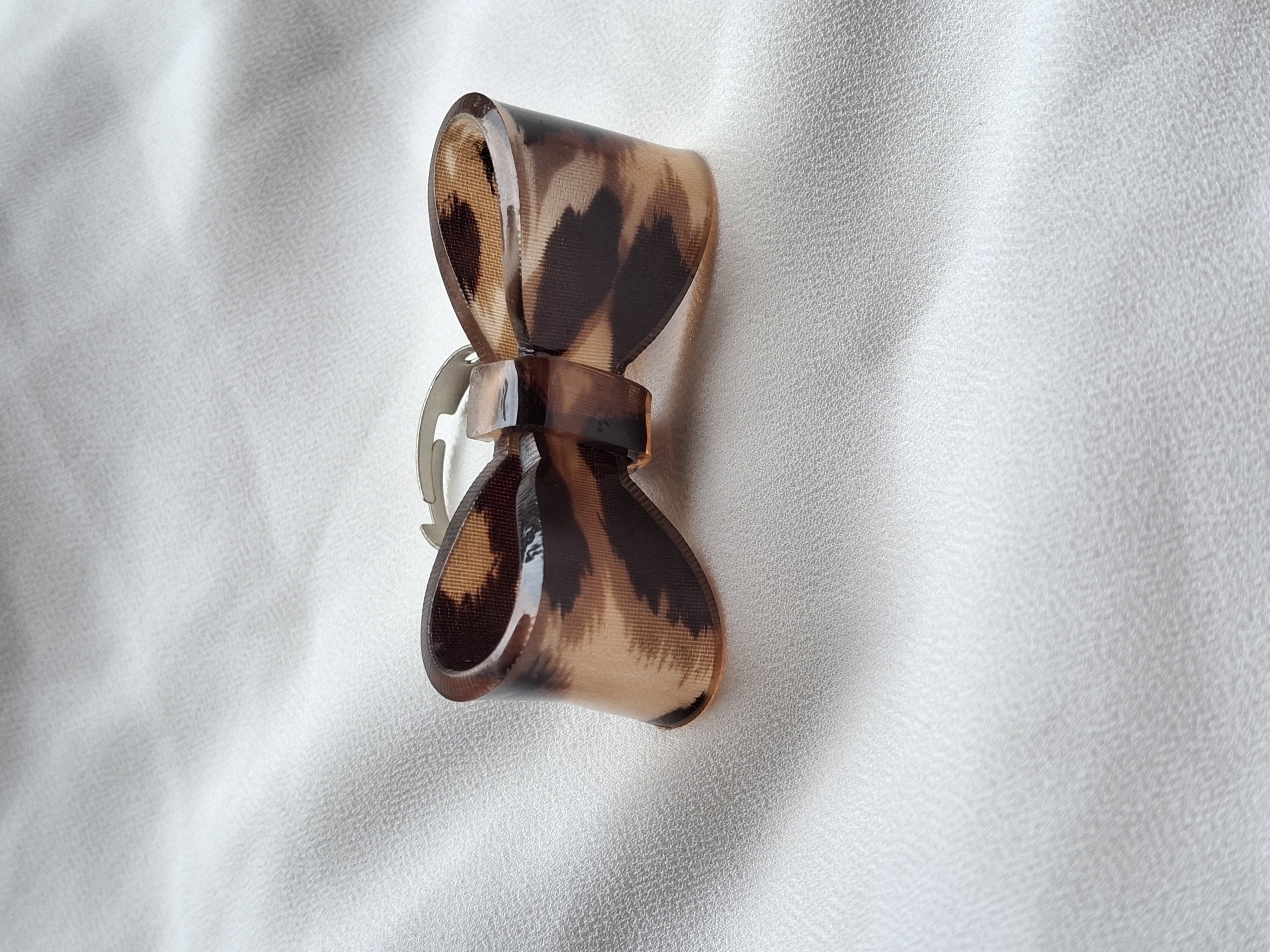 Image 4 for EUC Faux Tortoise Bow Statement Cocktail Ring Jewelry