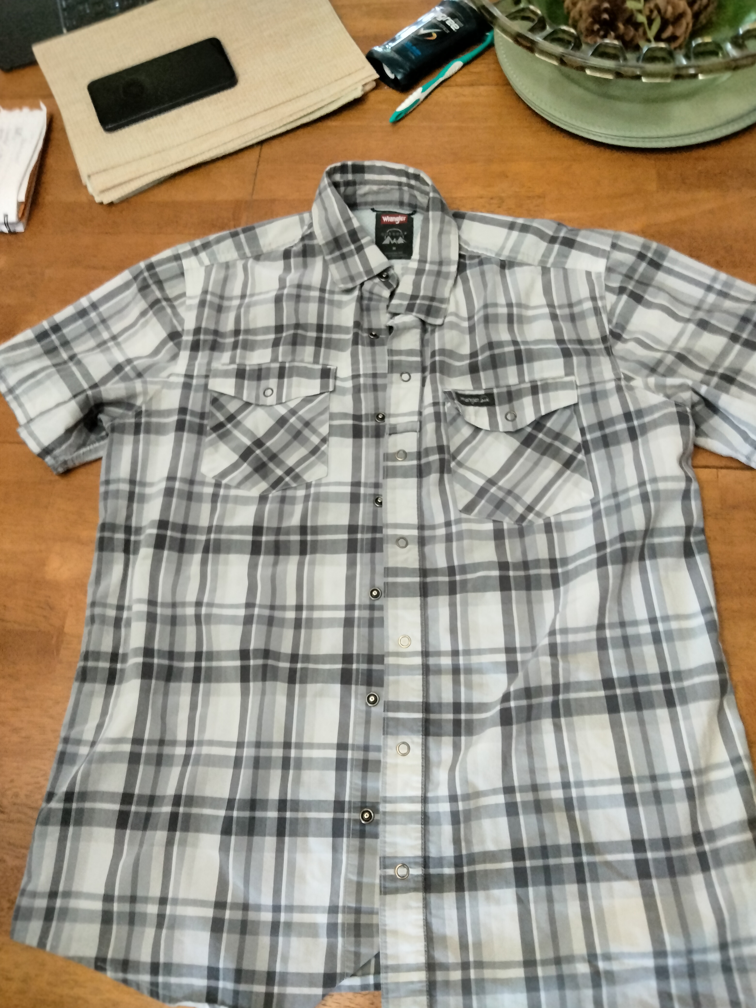 Wrangler Men's Plaid Shirt, Medium, Used Good Condition